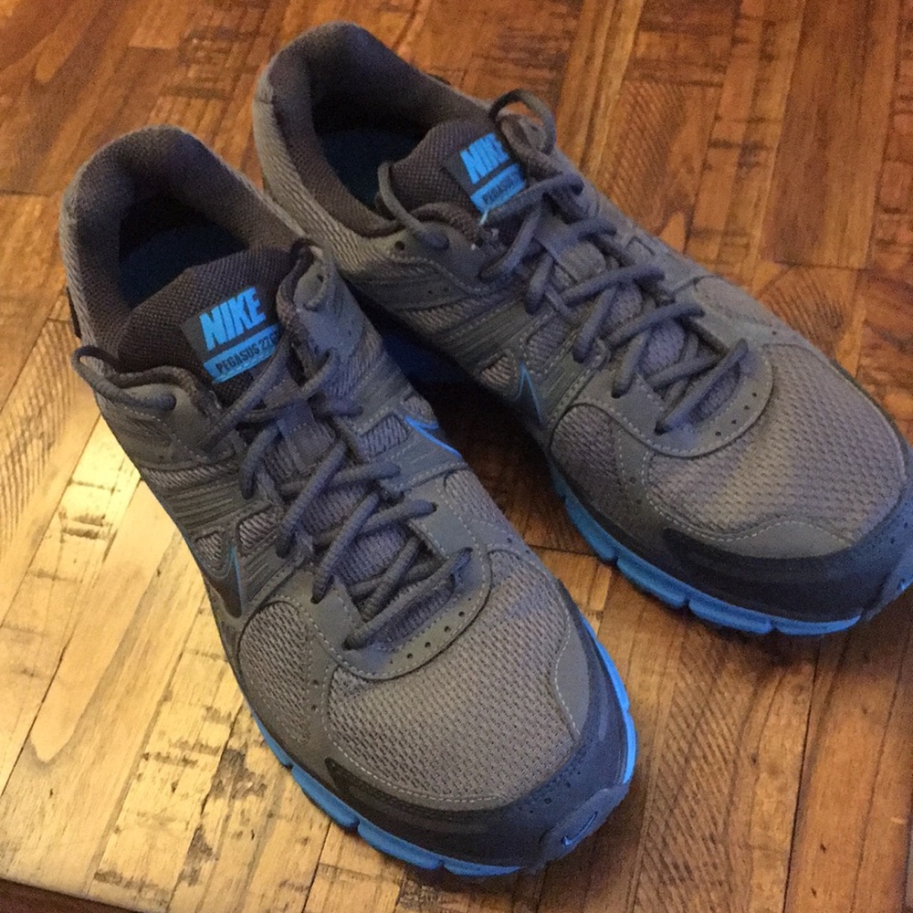 Men's Nike Zoom Air Pegasus 27GTX size 10